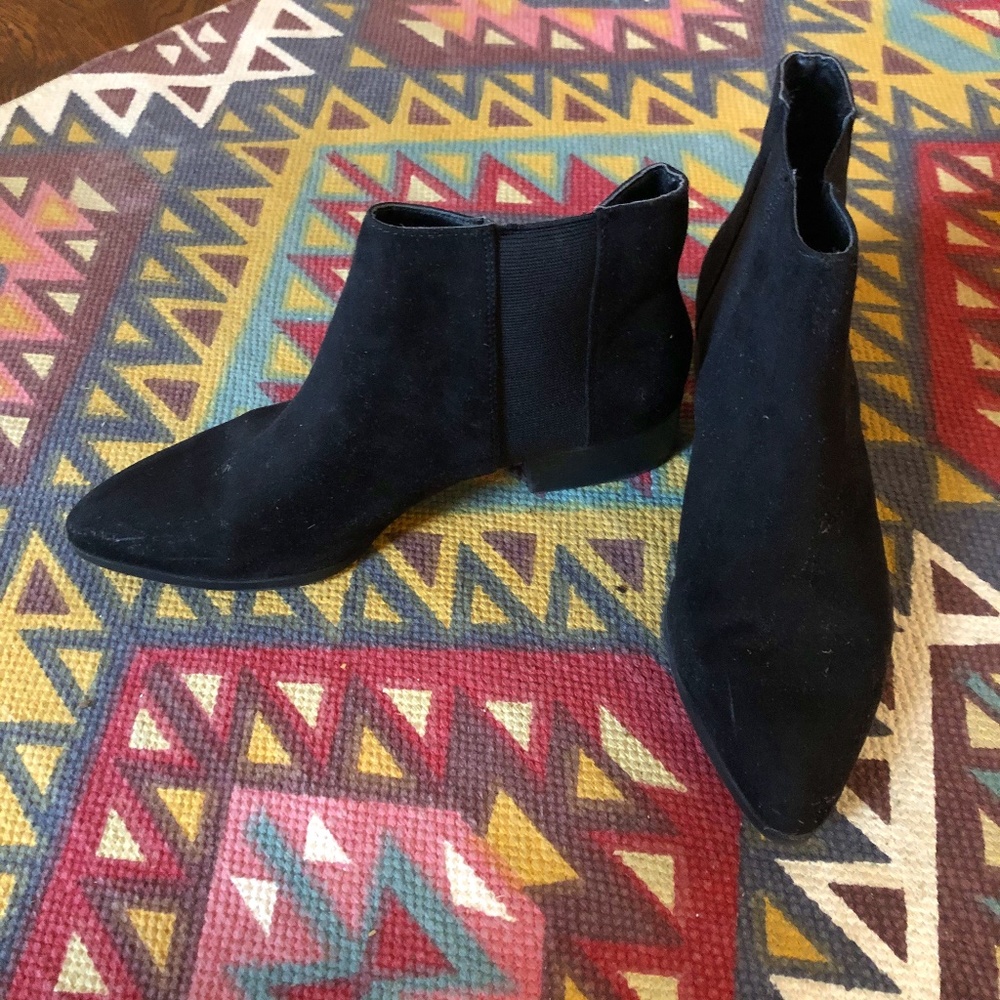 Pointed Toe Faux Suede Booties